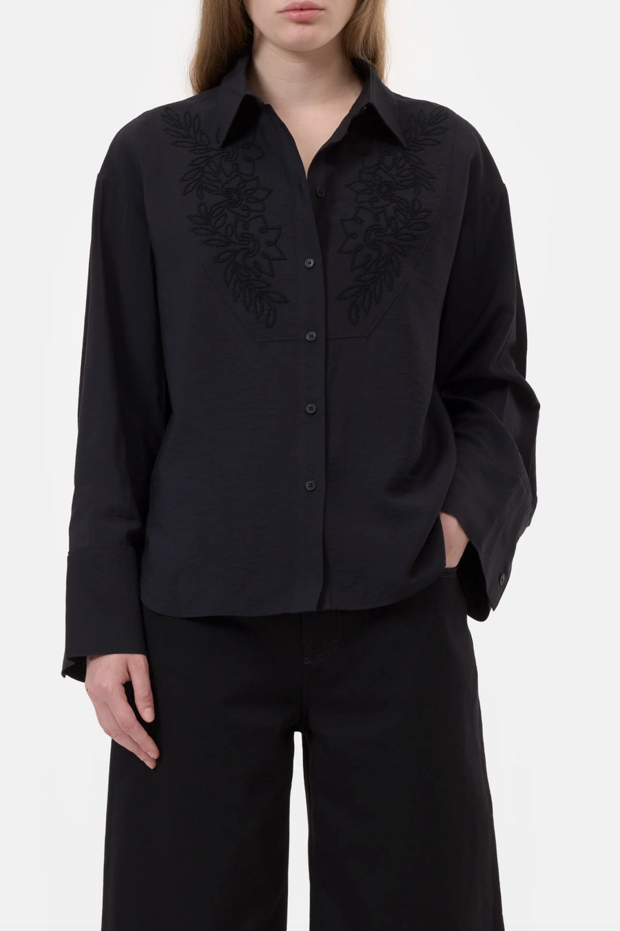 Closed Embroidered Shirt - Black