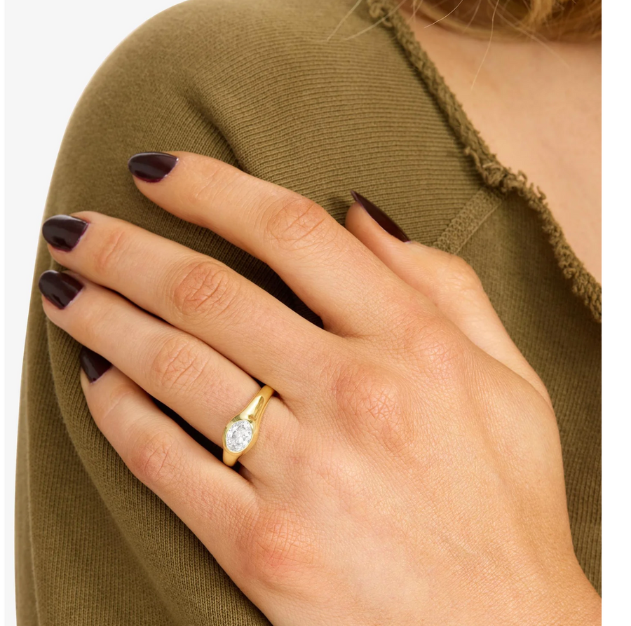 Melinda Maria She's A Boss Signet Ring - Gold